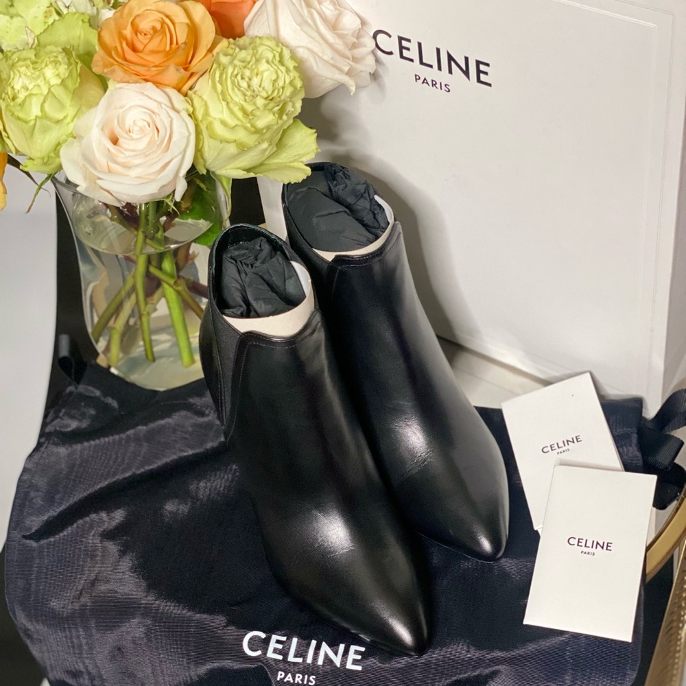 CELINE Leather Bootie